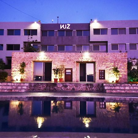 VU'Z Hotel Byblos Buitenkant foto