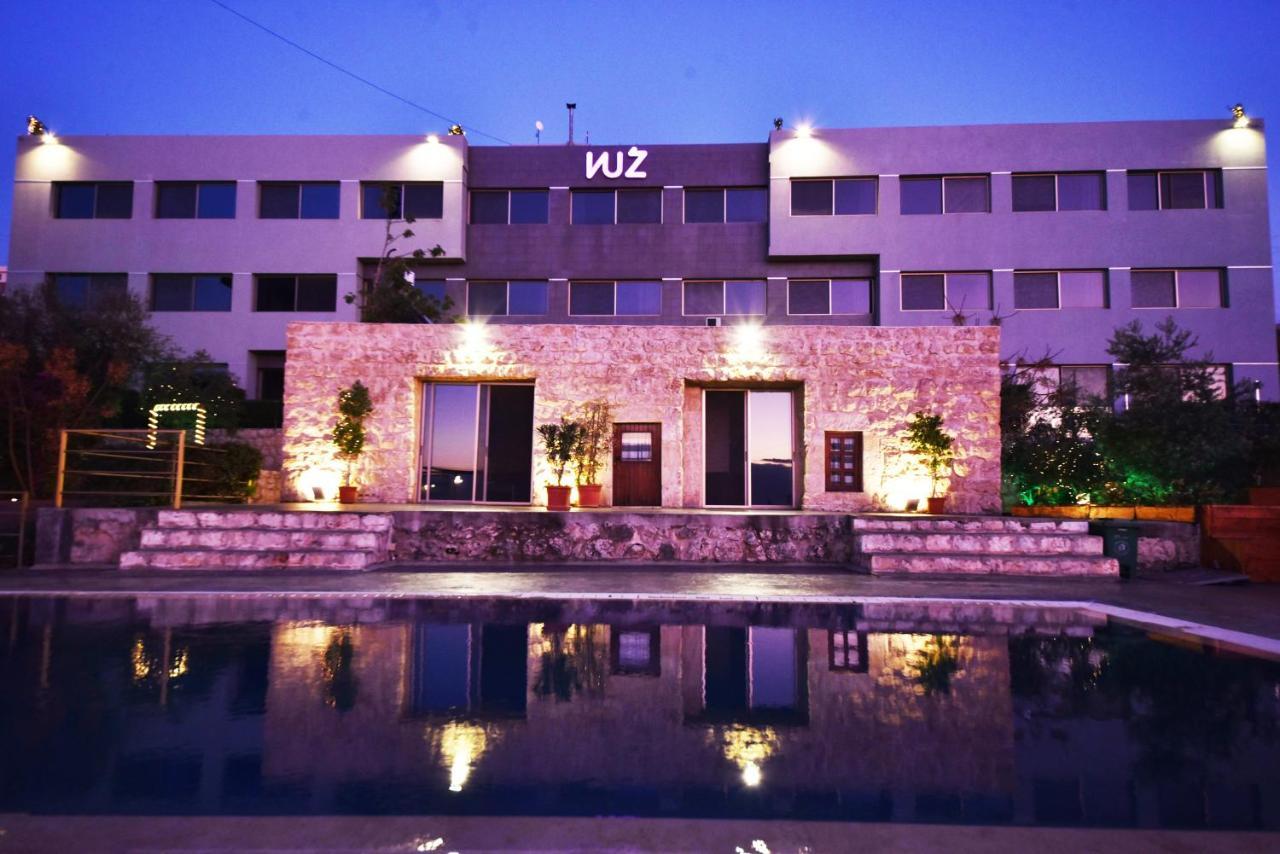 VU'Z Hotel Byblos Buitenkant foto